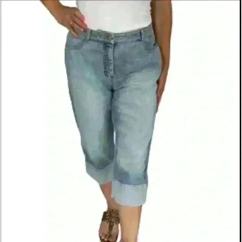 Contrast knee length shorts in excellent condition size 14